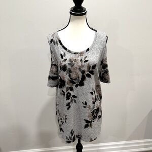 Le Château Gray Floral Top